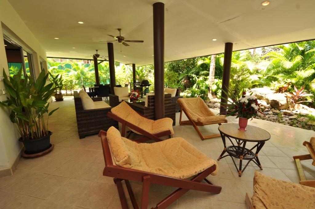 Laguna Pool Ban Bang Po Exterior photo